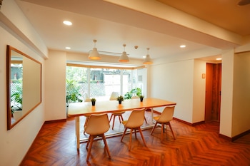 Bloom Boutique | Bandra,Bandra,3 star