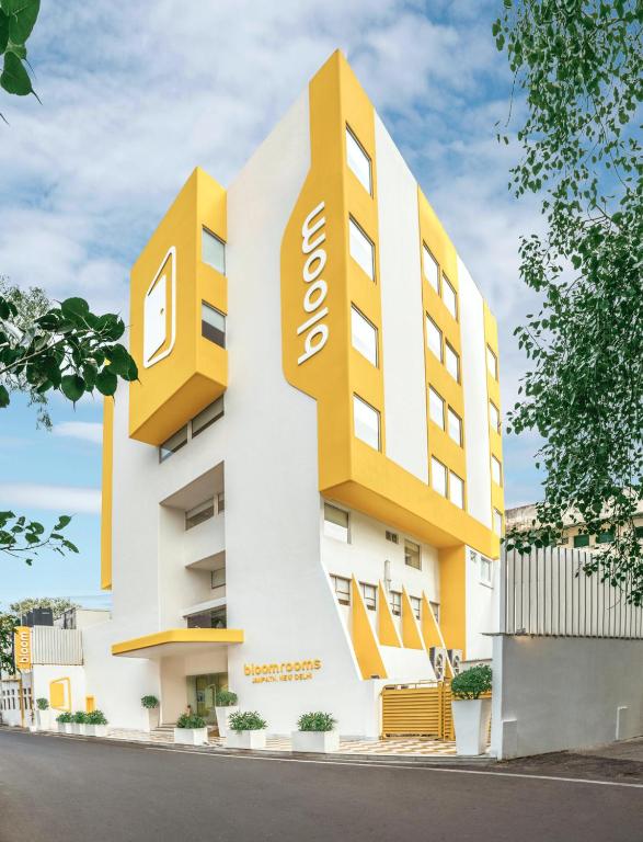 Bloomrooms @ Janpath,Connaught Place,3 star