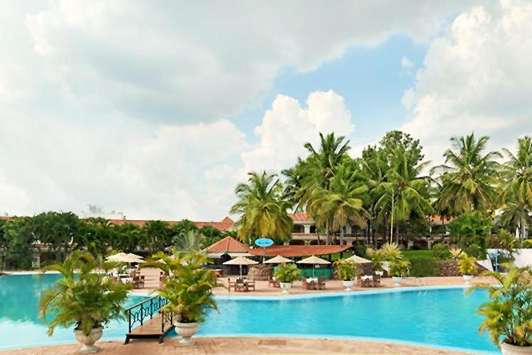 The Golden Palms Resort,Tumkur Road,5 star