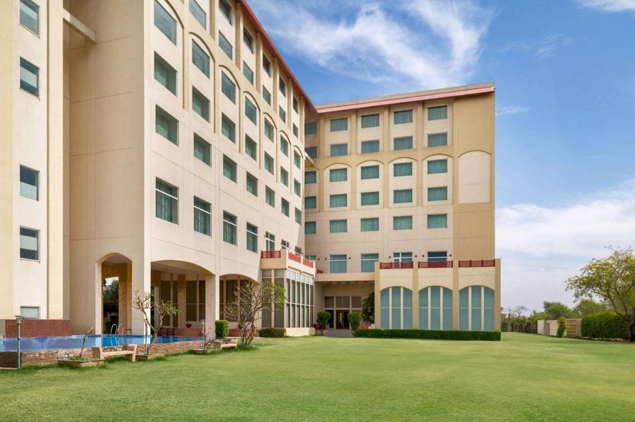 Ramada By Wyndham Jaisinghpura,Jaisinghpura,4 star