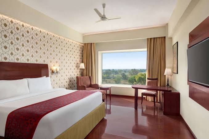 Ramada By Wyndham Jaisinghpura,Jaisinghpura,4 star