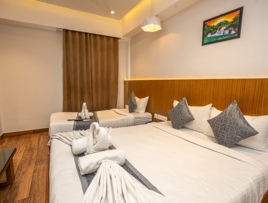 Grand One Tower, Thousand Lights,2 star