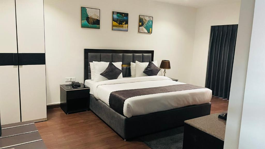 Saltstayz Select - Malcha & Chankyapuri,,3 star